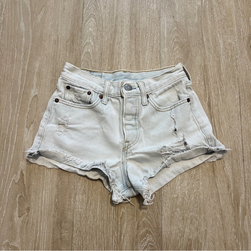 levi’s denim shorts
